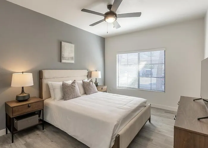 Landing Modern With Amazing Amenities Apartment