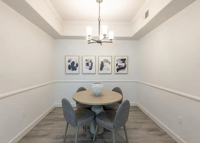 Landing Modern With Amazing Amenities Apartment