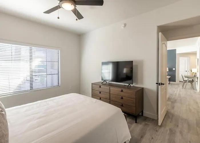 Apartment Landing Modern With Amazing Amenities