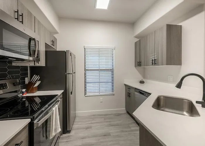 Landing Modern With Amazing Amenities