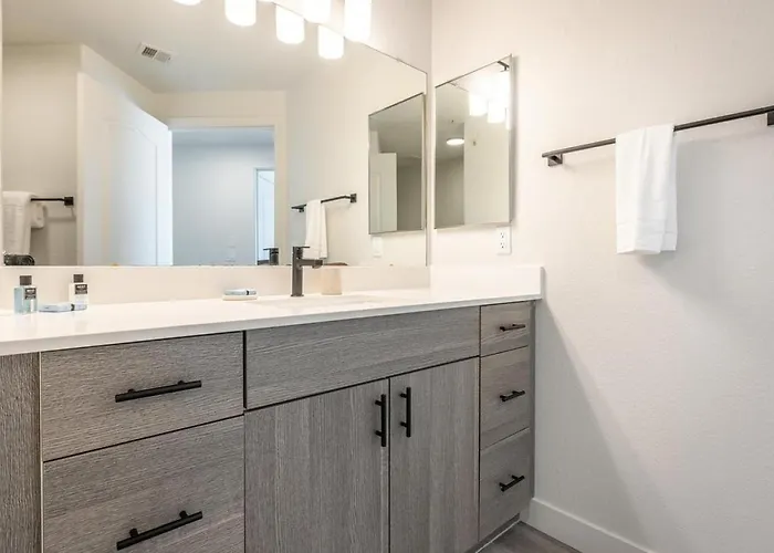 Landing Modern With Amazing Amenities Apartment *